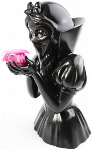 Bad Apple - Minty Fresh Exclusive figure by Goin, produced by Mighty Jaxx. Front view.