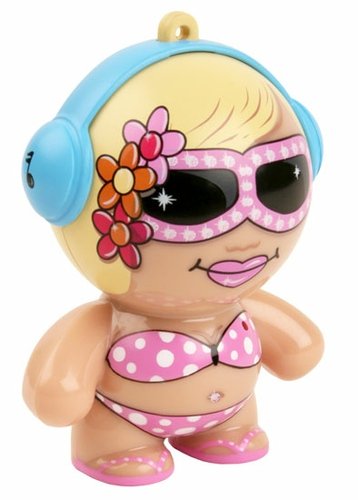 Sunny figure by Bree Bast, produced by Mobi. Front view.