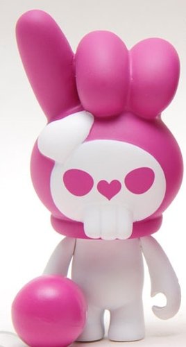 Fuluto figure by Toby Hk, produced by Kuso Vinyl. Front view.