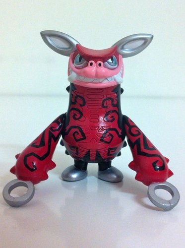 Gyango - red version figure by Touma, produced by Bandai. Front view.