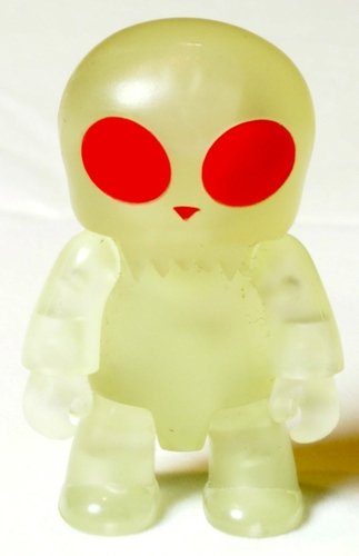 Laforet Toyer Red figure, produced by Toy2R. Front view.