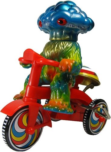 M1号 Sanrinsya Matango Tricycle figure by Yuji Nishimura, produced by M1Go. Front view.