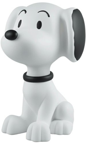 50’s Snoopy （Large Size）- VCD No.130 figure by Charles M. Schulz, produced by Medicom Toy. Front view.