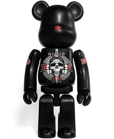 BlackBook Toy - Its been a minute Be@rbrick 100% figure by David Flores X Geoff Rowley, produced by Medicom Toy. Front view.