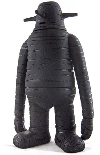 Pascagoula Alien figure by Michael Lau, produced by Crazysmiles. Front view.