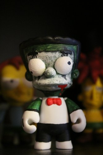 Zombie Smithers figure by Rico Alonso. Front view.