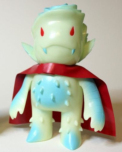 Rose Vampire DX - SDCC 11  figure by Josh Herbolsheimer, produced by Super7. Front view.