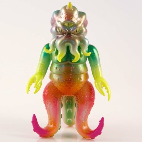 Mark Nagata - Kaiju Tripus figure by Mark Nagata. Front view.