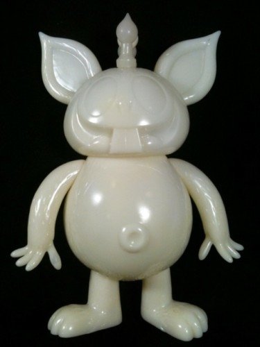 Booska GID  figure by Martin Ontiveros, produced by Max Toy Co.. Front view.