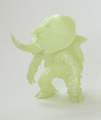 Beetlar - GID figure by Buster Call, produced by Buster Call. Front view.