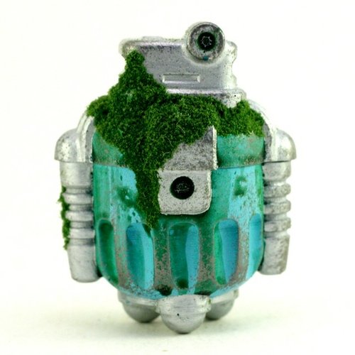 Turquoise Moss Sprog I figure by Cris Rose. Front view.