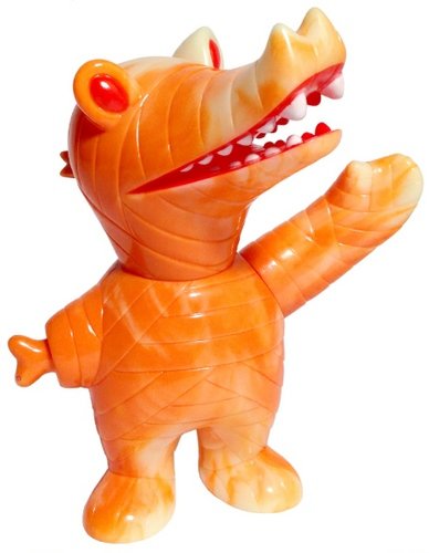 Mummy Gator - Creamy Filling, SDCC 2013 figure by Brian Flynn, produced by Super7. Front view.