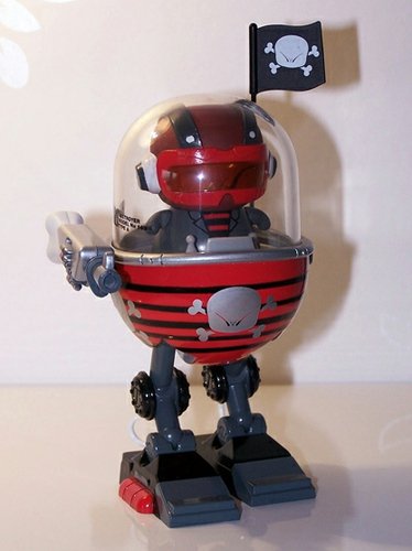 CIboys Destroyer Hiro figure, produced by Red Magic. Front view.