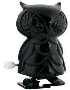 Black Pelėda figure by Nathan Jurevicius, produced by Toytokyo. Front view.