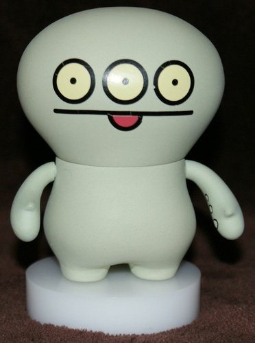 Uglydoll Cinko figure by David Horvath X Sun-Min Kim, produced by Critterbox. Front view.