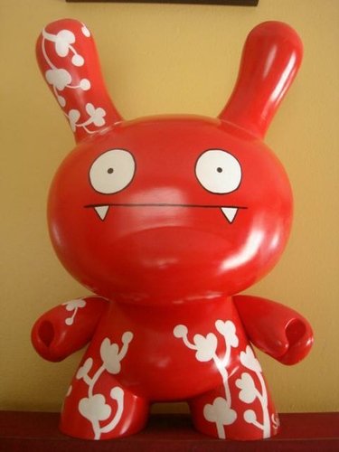Uglydoll Dunny figure by David Horvath X Sun-Min Kim, produced by Kidrobot - Custom. Front view.
