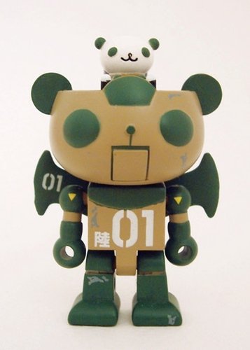 Panda Z - 01 Land figure by Shuichi Oshida, produced by Megahouse. Front view.