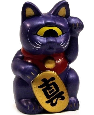 Mini Fortune Cat - Metallic Navy figure by Mori Katsura, produced by Realxhead. Front view.