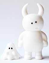 Uamou & Boo - Dazed figure by Ayako Takagi, produced by Uamou. Front view.