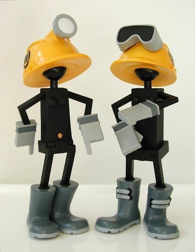 Ah Aun & Ah Gum figure by Brothersfree. Front view.