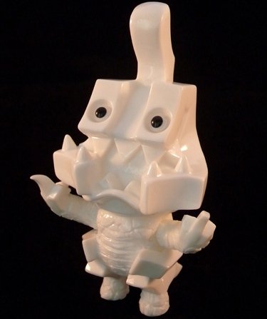Insult Monster Fu*king figure by Touma, produced by Toumart. Front view.