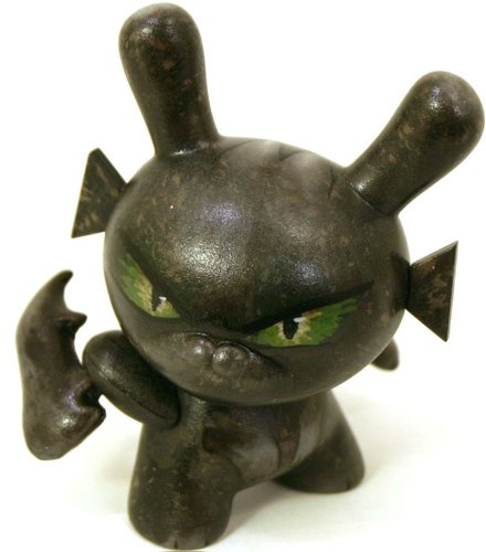 Night Fury Dunny #2 figure by Valleydweller. Front view.