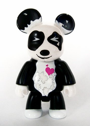 Panda Heart figure by Run With Your Heart 2004, produced by Toy2R. Front view.