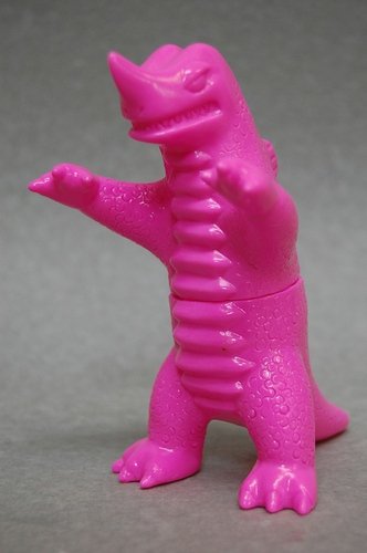 Betagon - Pink Unpainted figure, produced by Sunguts. Front view.