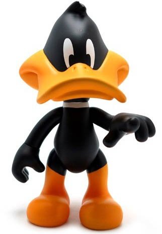Daffy Duck - Regular figure by Chuck Jones, produced by Artoyz Originals. Front view.