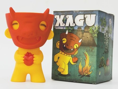 Xagu figure by Tixinda, produced by Alimaña Toys. Front view.