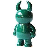 Uamou Deep Green figure by Ayako Takagi, produced by Uamou. Front view.