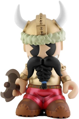 Captain Blackbeard  figure by The Beast Brothers, produced by Kidrobot. Front view.
