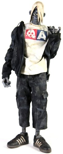 Rehel figure by Ashley Wood, produced by Threea. Front view.