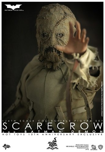 Batman Begins Scarecrow figure, produced by Hot Toys. Front view.