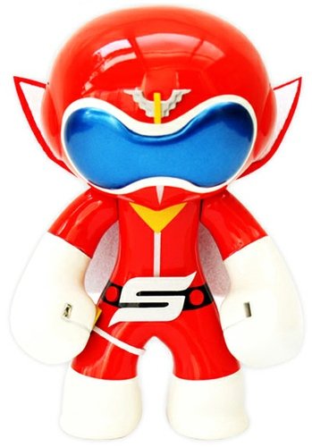 Akaranger (Red Ranger) figure by Rotobox. Front view.