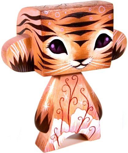 Baby Tiger figure by Jeremiah Ketner. Front view.