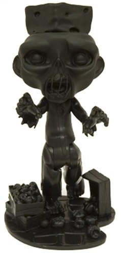 Tofu the Vegan Zombie - Teddy Scares Exclusive figure by William Vaughan, produced by Applehead Factory. Front view.