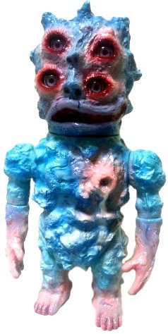 Zombie Ice Baby - Cotton Candy Machine Exclusive figure by Tara Mcpherson X Nagnagnag, produced by Nagnagnag. Front view.