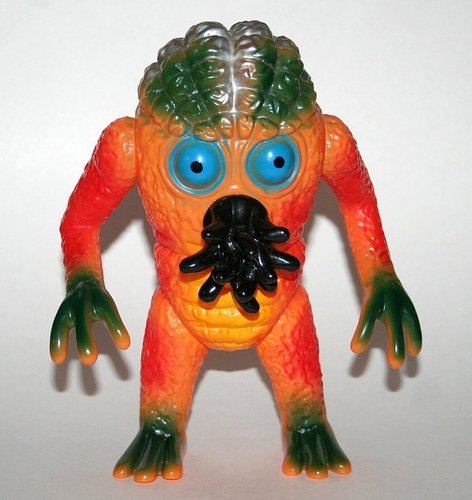 Gebora - Pachi Summit figure by Target Earth, produced by Target Earth. Front view.