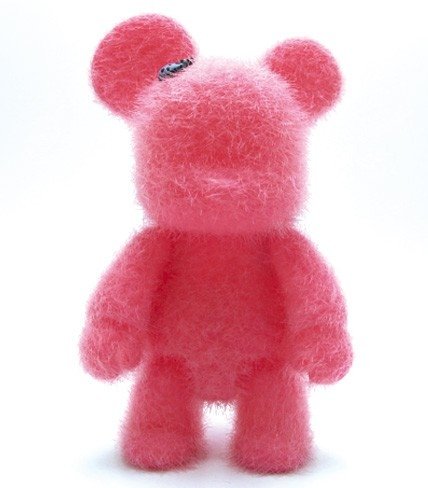 Qee 8 Loves Pink figure by Toy2R, produced by Toy2R. Front view.