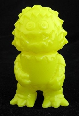 Pocket Hujilis Ghost  - Unpainted Yellow LB 12 figure by Le Merde, produced by Gargamel. Front view.