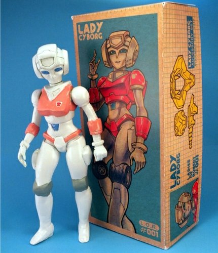 Lady Cyborg figure by Ralph Niese, produced by Goodleg Toys. Front view.