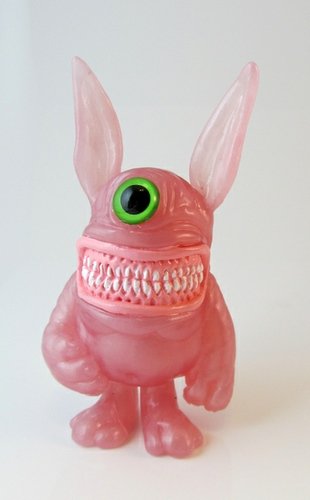 Pink Pearl Meatster Bunny  figure by Motorbot, produced by Deadbear Studios. Front view.