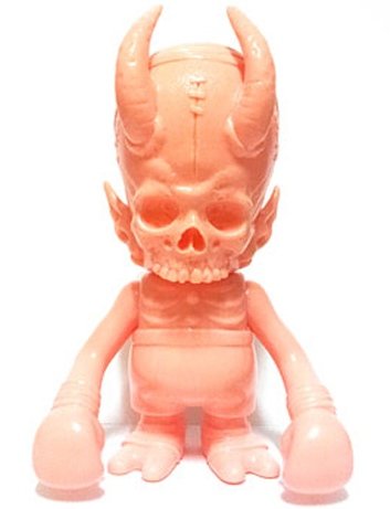 Flesh skullHevi  figure by Pushead, produced by Secret Base. Front view.
