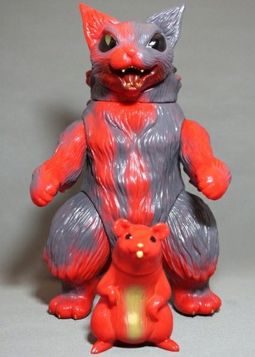 King Negora Set - WF 2012 figure by Mark Nagata, produced by Max Toy Co.. Front view.