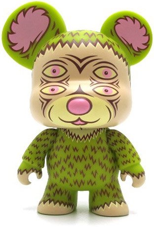 Grapes Bear figure by Street Grapes, produced by Toy2R. Front view.