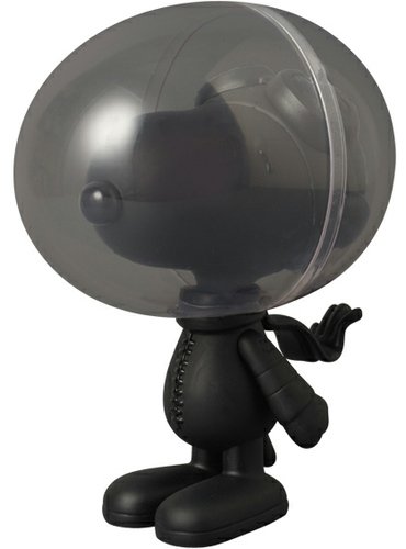 Astronaut Snoopy - Tone on Tone Ver., VCD No.211 figure by Charles M. Schulz, produced by Medicom Toy. Front view.