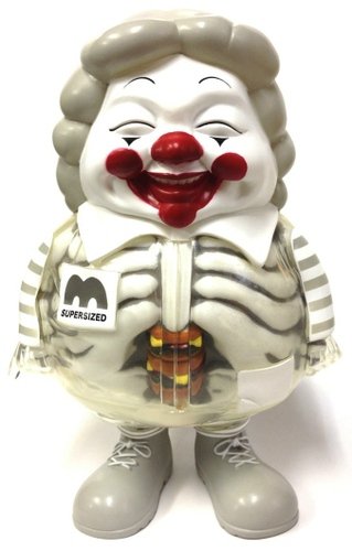 X-Ray Mc Supersized - Humberger Ver. White figure by Ron English, produced by Secret Base. Front view.