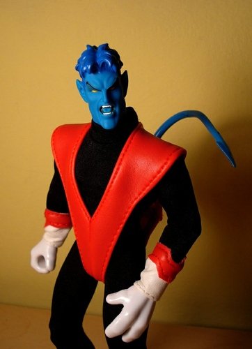 Nightcrawler Famous Covers Series figure by Toy Biz, produced by Toy Biz. Front view.