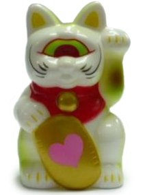 Mini Fortune Cat figure by Mori Katsura, produced by Realxhead. Front view.